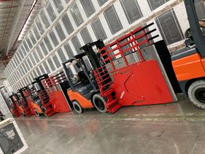 Bolzoni Carton Clamps with integrated Intelligent Solutions to optimize handling operations 